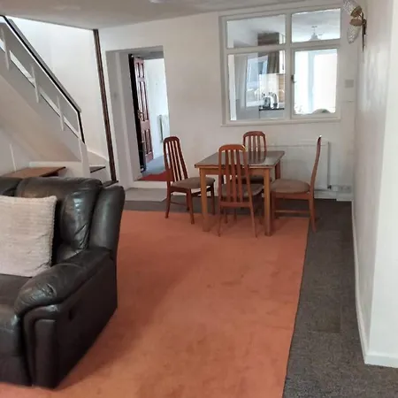 2 Bedroom Cottage In Porthcawl Exterior photo